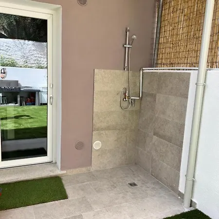 Bellavista Modern Holiday home